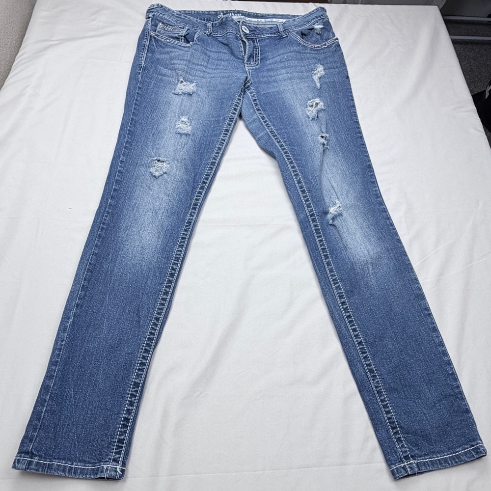 Amethyst Jeans Women's Straight Leg in Distressed Blue